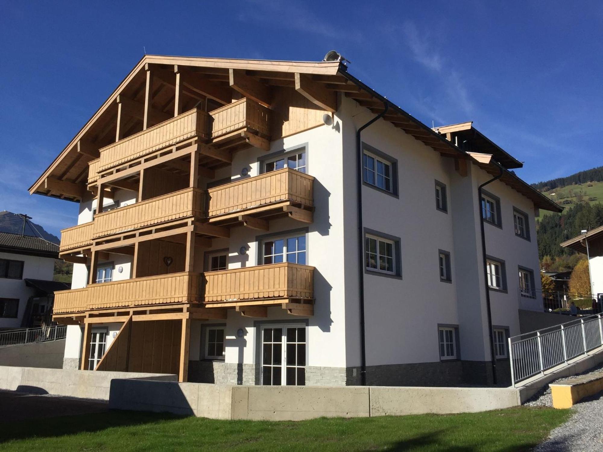 Luxury Penthouse With Balcony Ski Storage Carport Lift Apartment Brixen im Thale Ngoại thất bức ảnh